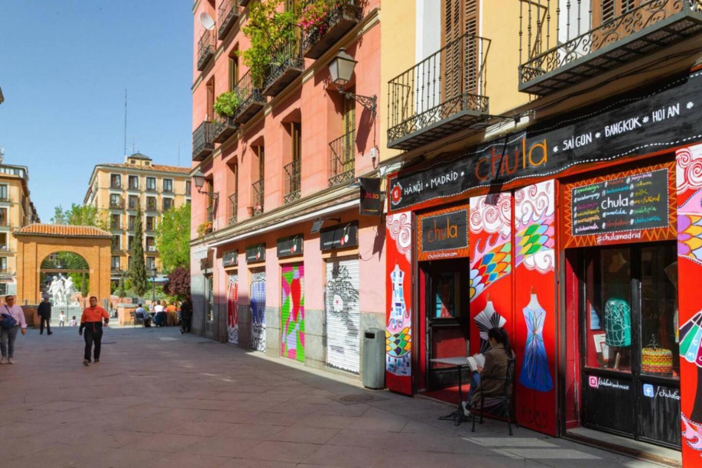 Apartment Attic 3bedrms-2baths In Heart Of Malasana Madrid