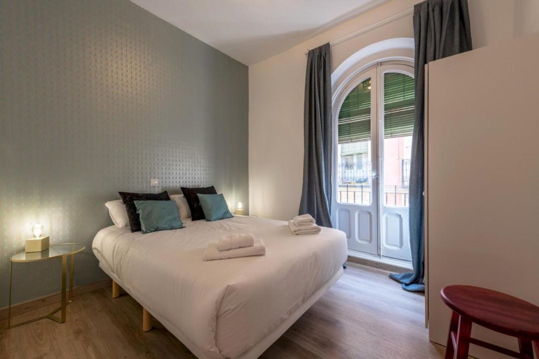 Apartment 3 Bedrooms 1 Bathroom Furnished - Lavapies- Mintystay Madrid