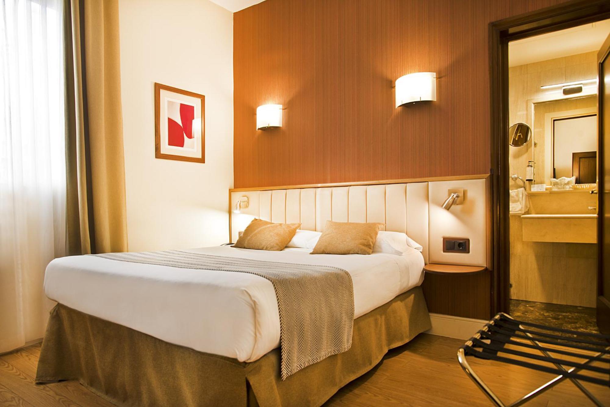 Hotel Condes 3*