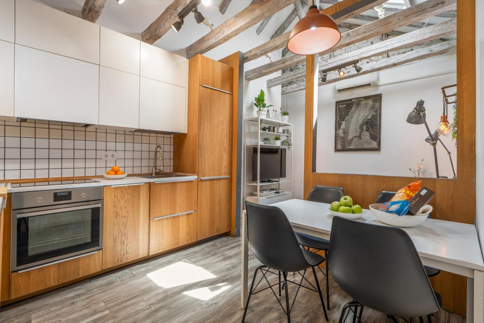 Attic 3bedrms-2baths In Heart Of Malasana Apartment *