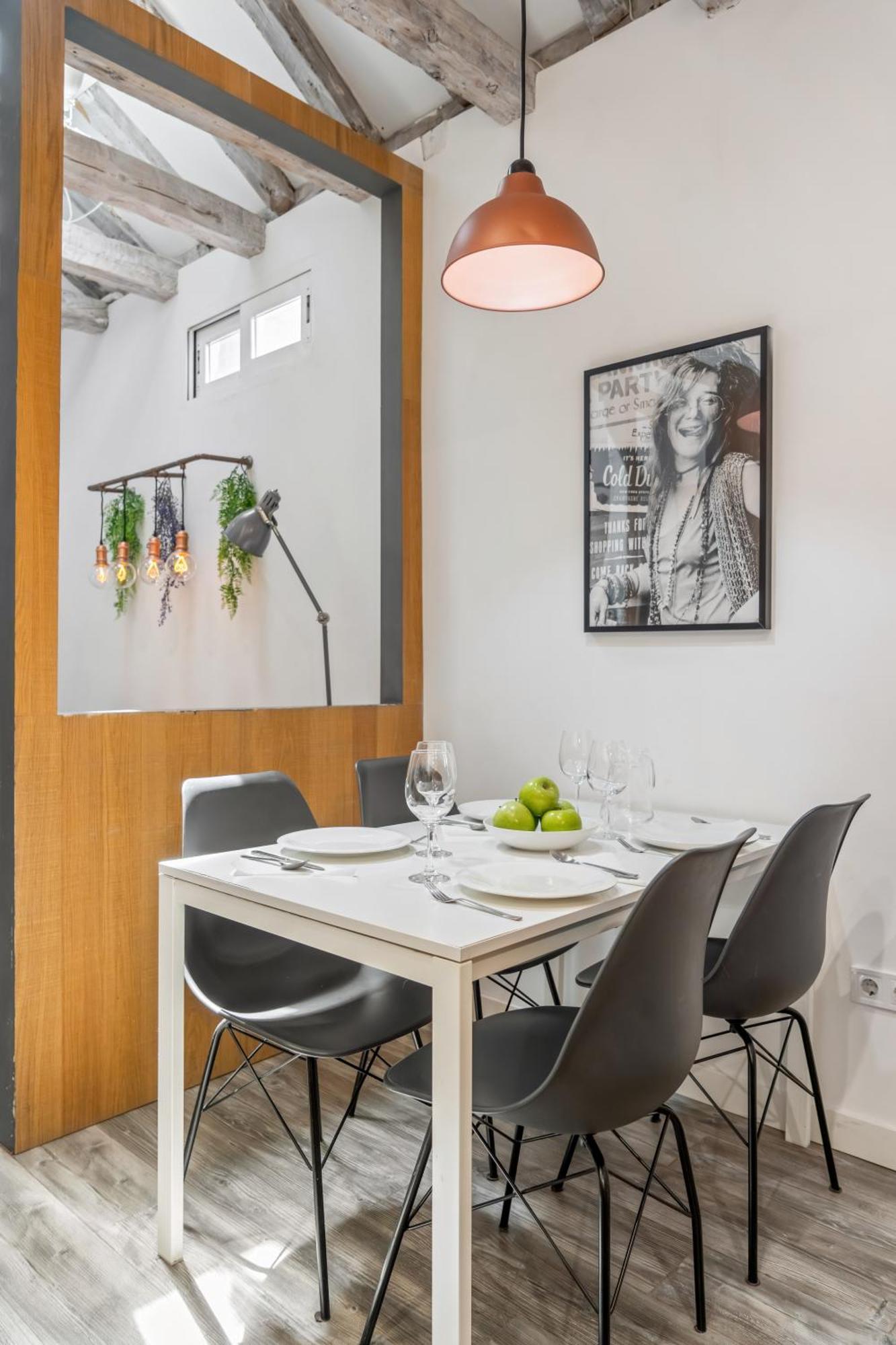 Attic 3bedrms-2baths In Heart Of Malasana Apartment