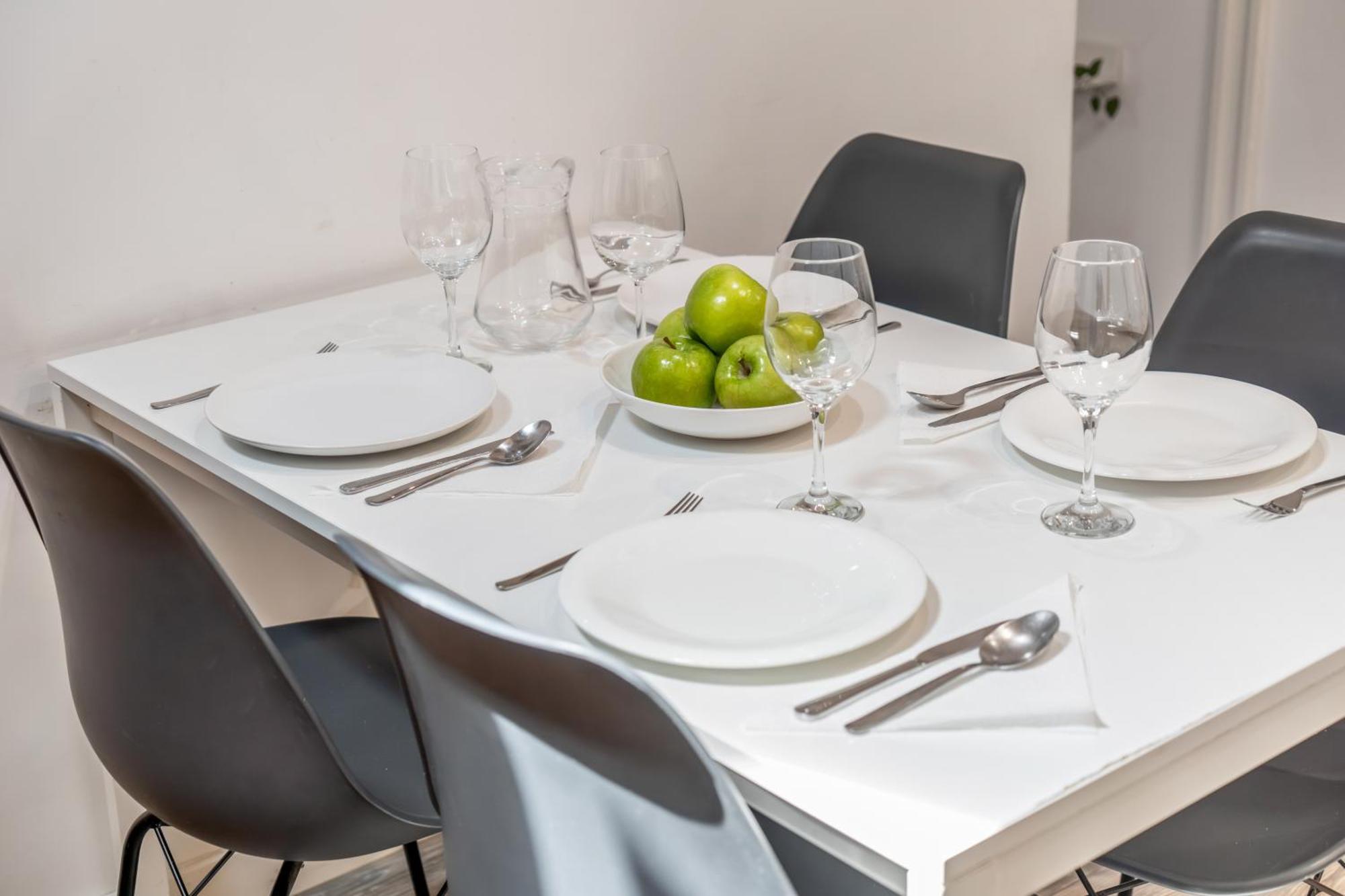 Apartment Attic 3bedrms-2baths In Heart Of Malasana Madrid