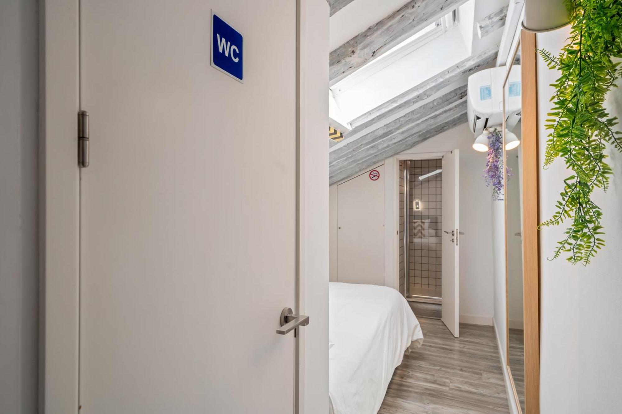 Attic 3bedrms-2baths In Heart Of Malasana Apartment *