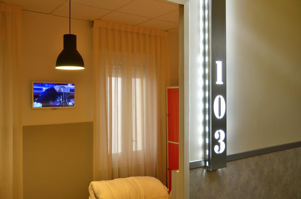 Far Atocha Hostal Madrid