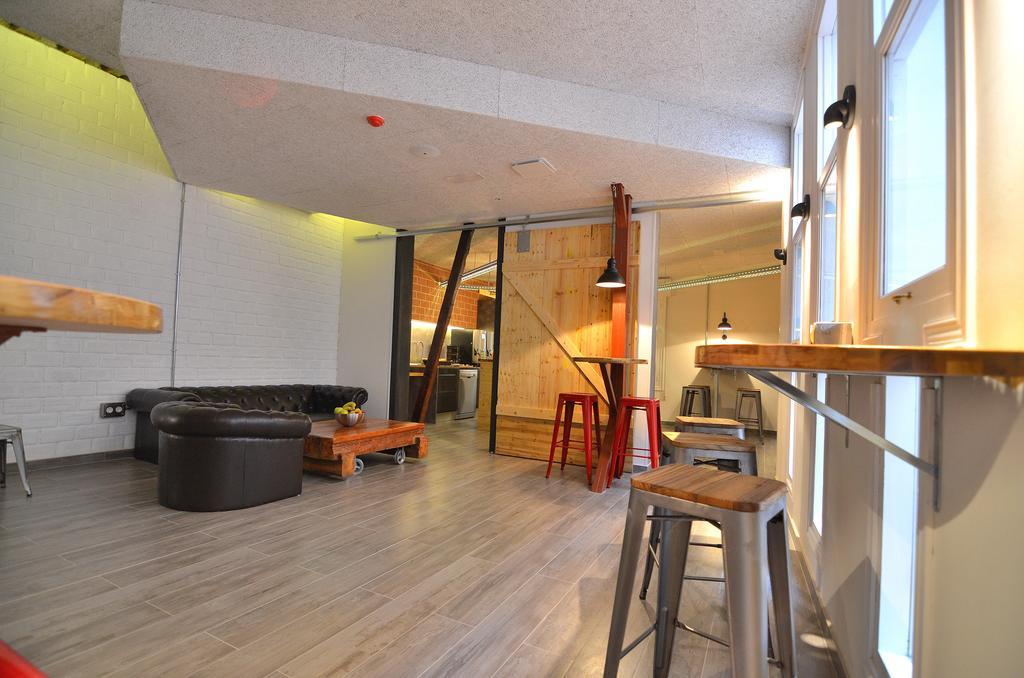 Far Atocha Hostal *