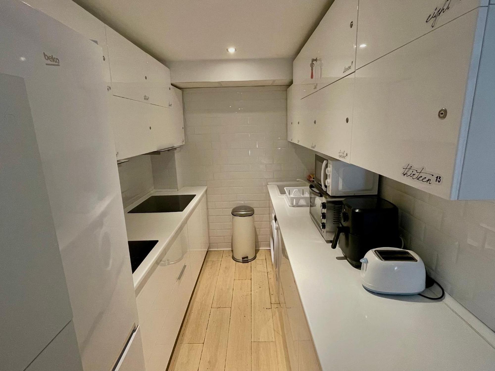 Hostel Habitaciones Gran Via -No Aire Acondicionado-