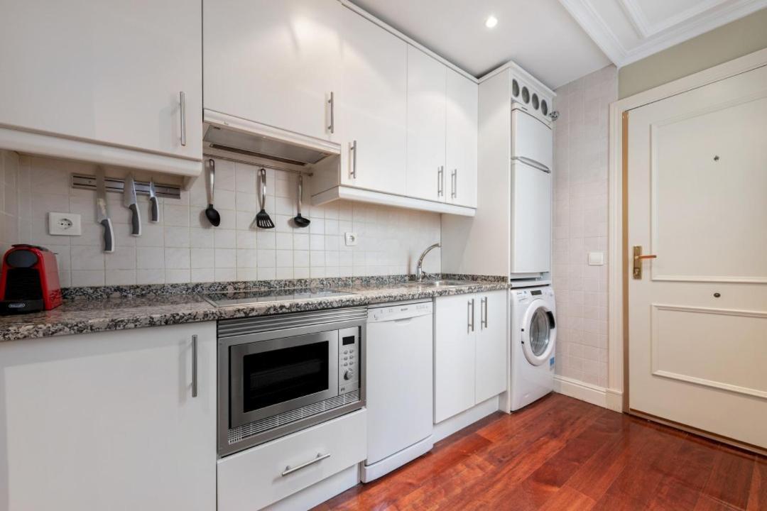 2 Bedrooms 2 Bathrooms- Penthouse- Almagro- Mintystay Apartment