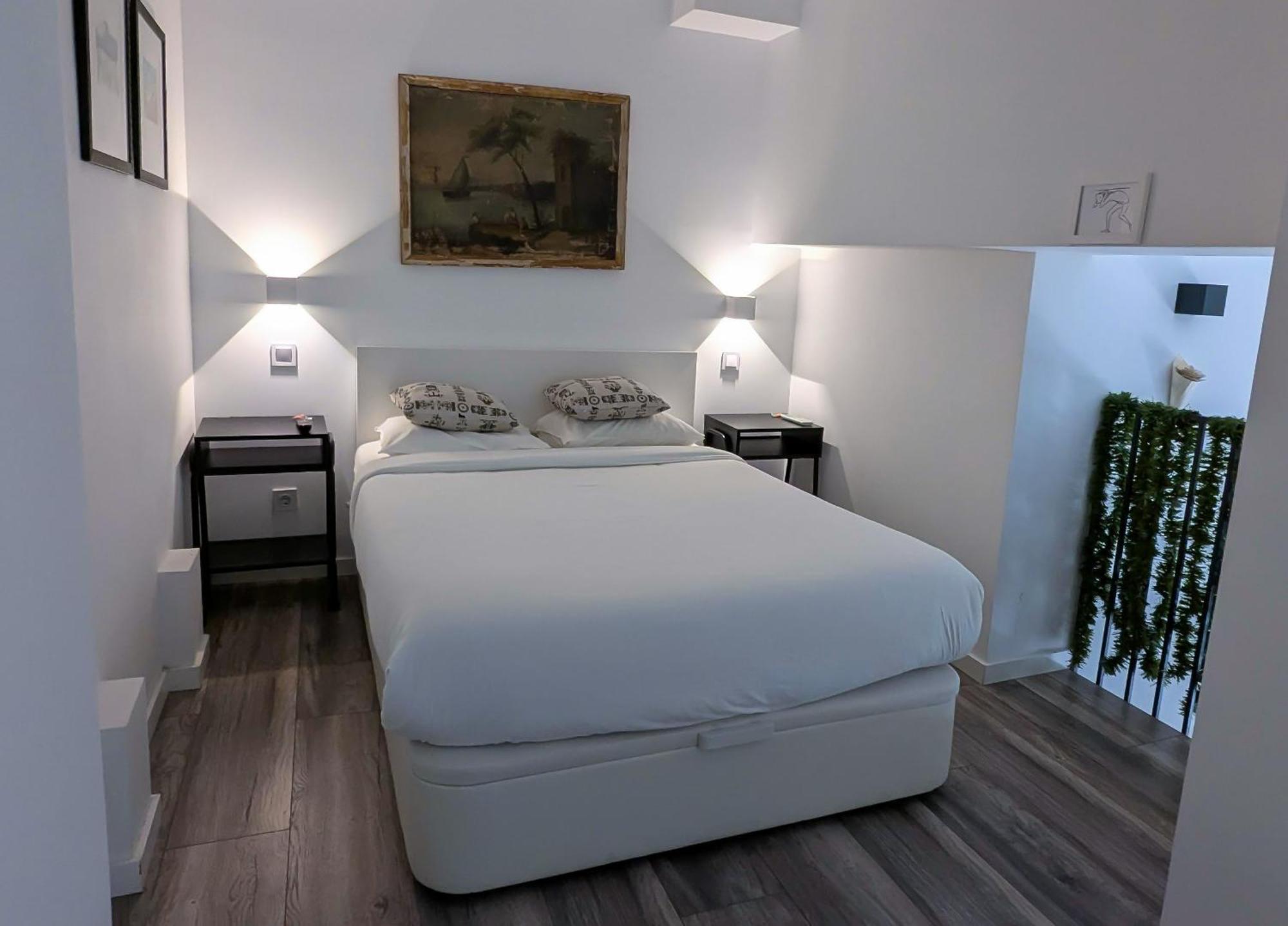 - Q2home Apartment *
