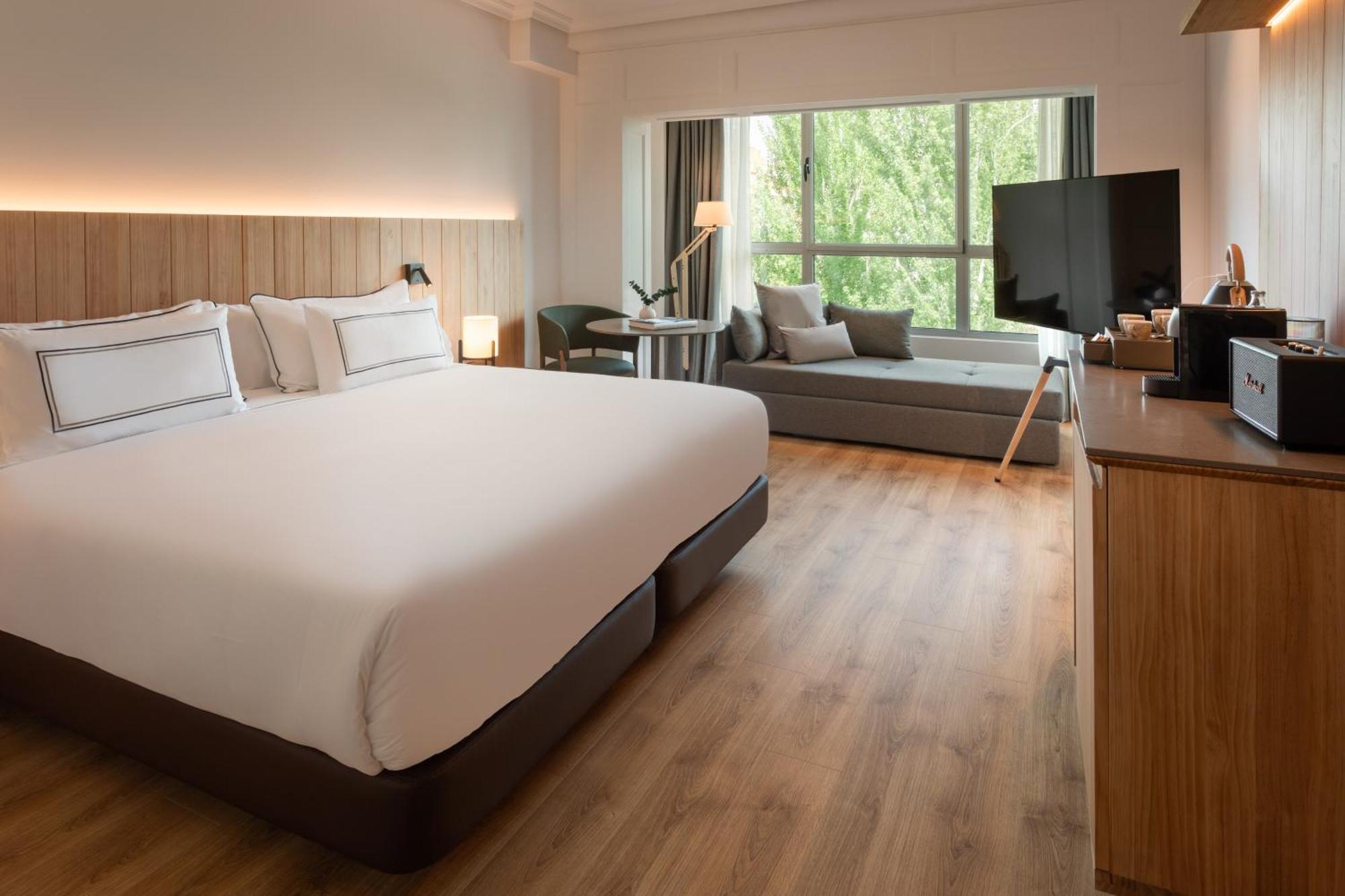 Hotel Melia Barajas 4*