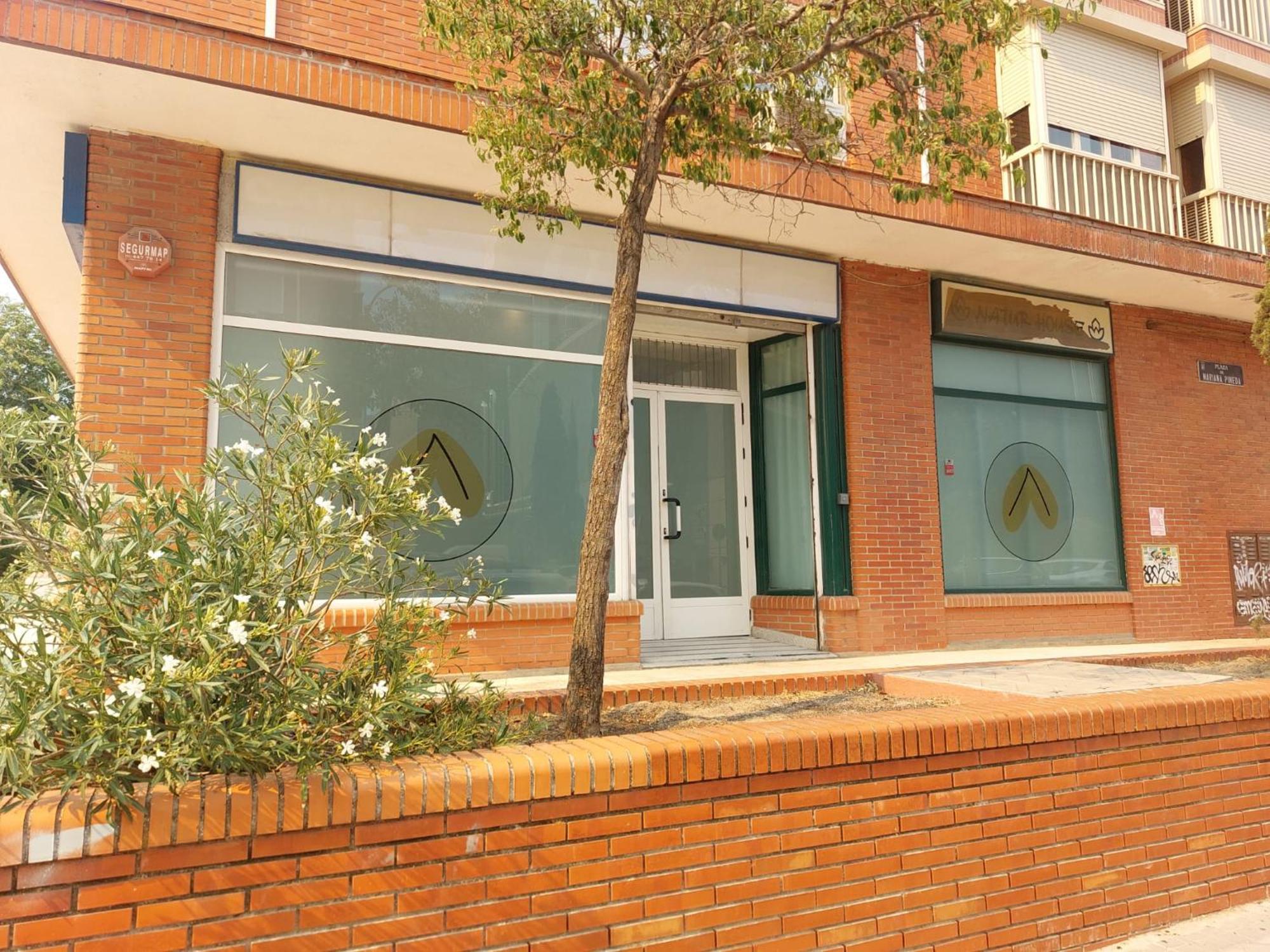 Alexa Host Vallecas Madrid