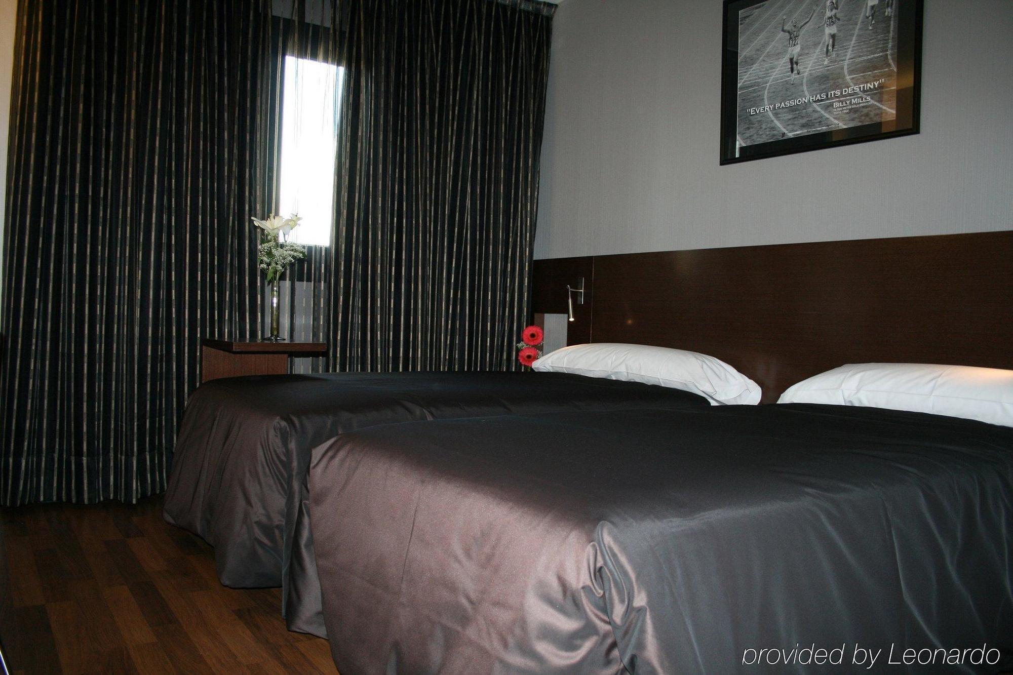Tach Airport Hotel 4*