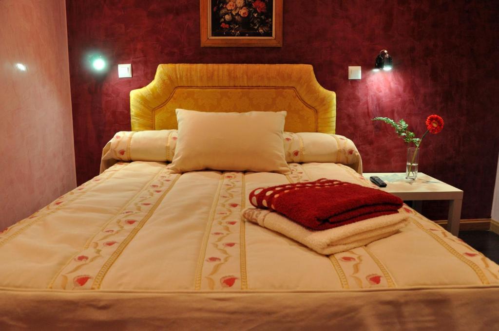 Hostal Far Plaza Mayor *