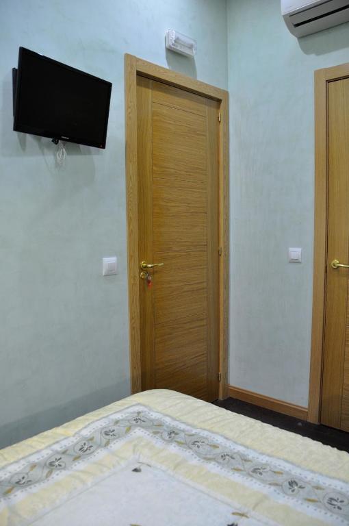Far Plaza Mayor Hostal *