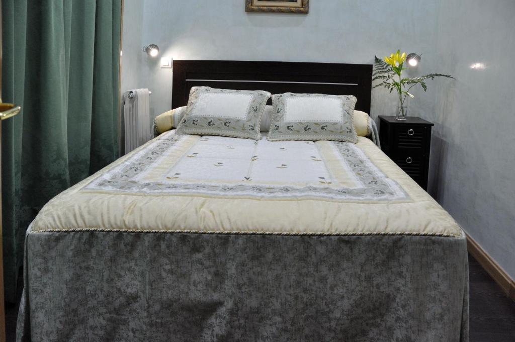 Far Plaza Mayor Hostal *