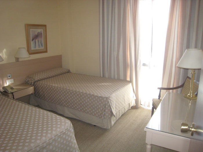 Apartahotel Espahotel Plaza Basílica 3*