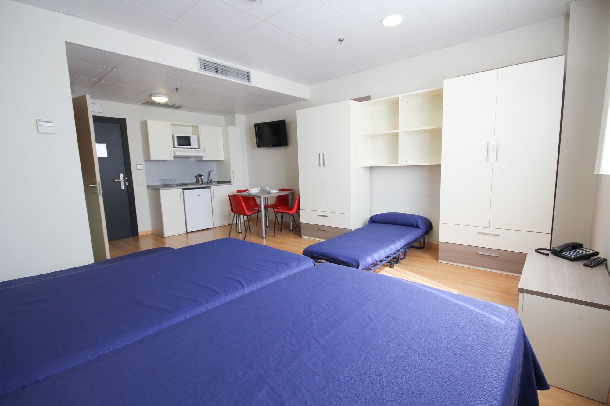Pensión Vértice Roomspace Madrid