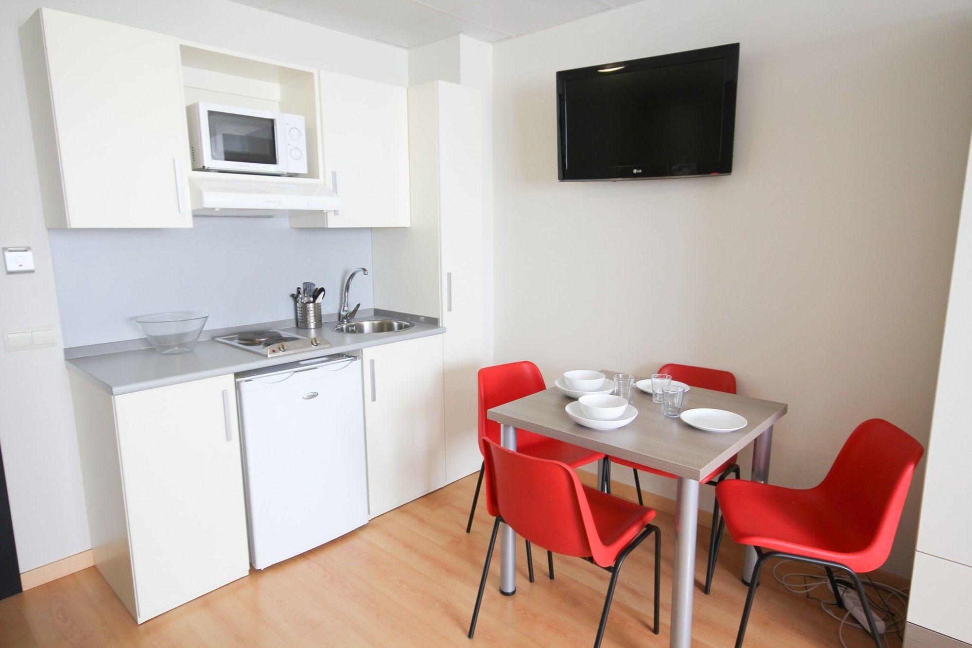 Pensión Vértice Roomspace 3*