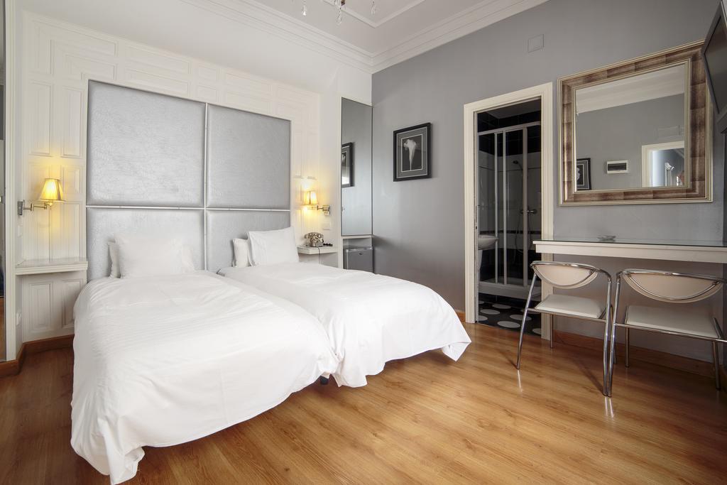 Adria Santa Ana Madrid