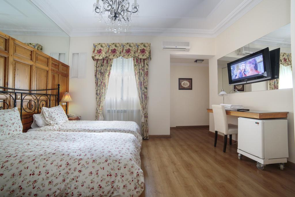 Pensión Adria Santa Ana Madrid