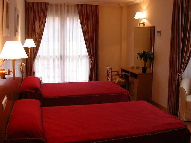 Hotel Ah El Parque - Arturo Soria Centro 4*