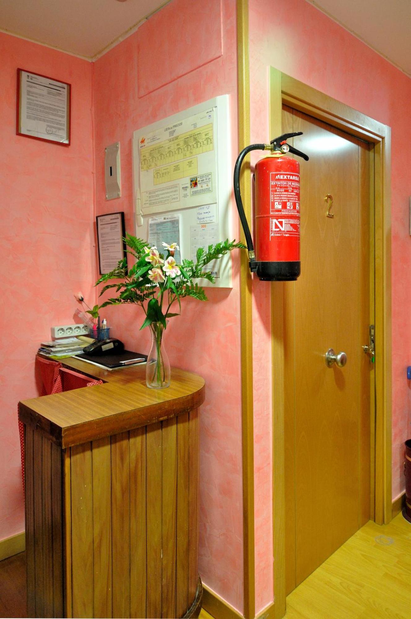Far Plaza Mayor Hostal