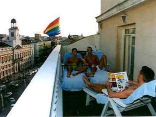 Gay Puerta Del Sol 2*
