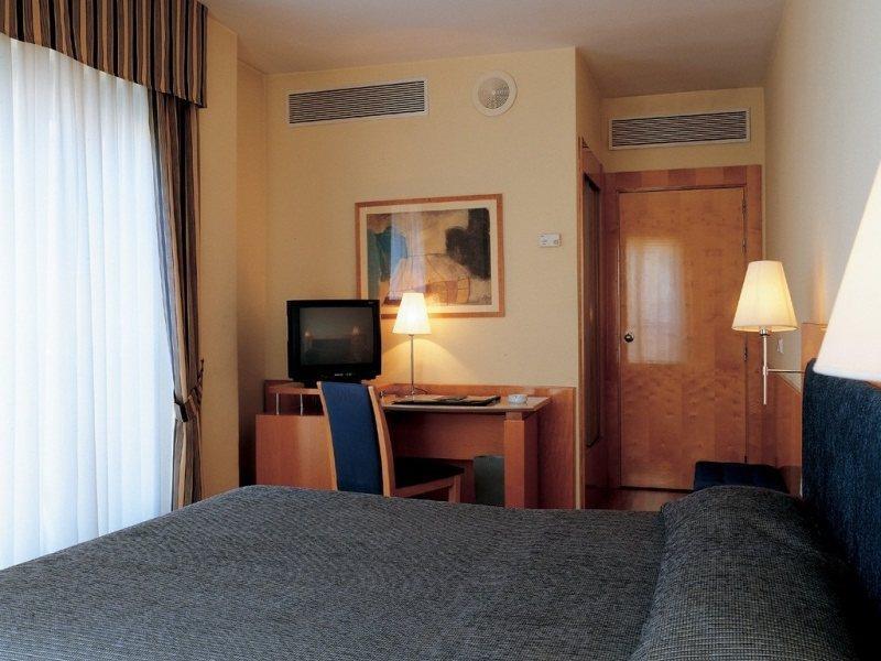 Leonardo Boutique 3*