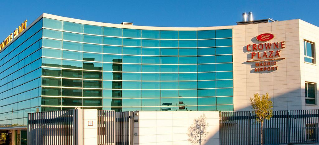 Crowne Plaza Airport Hotel 4*