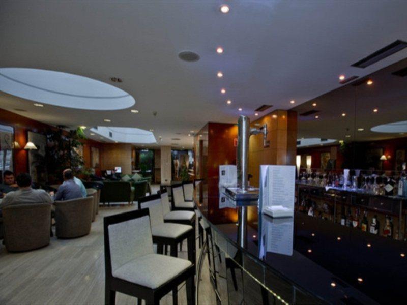 Nh Paseo De La Habana Hotel 4*
