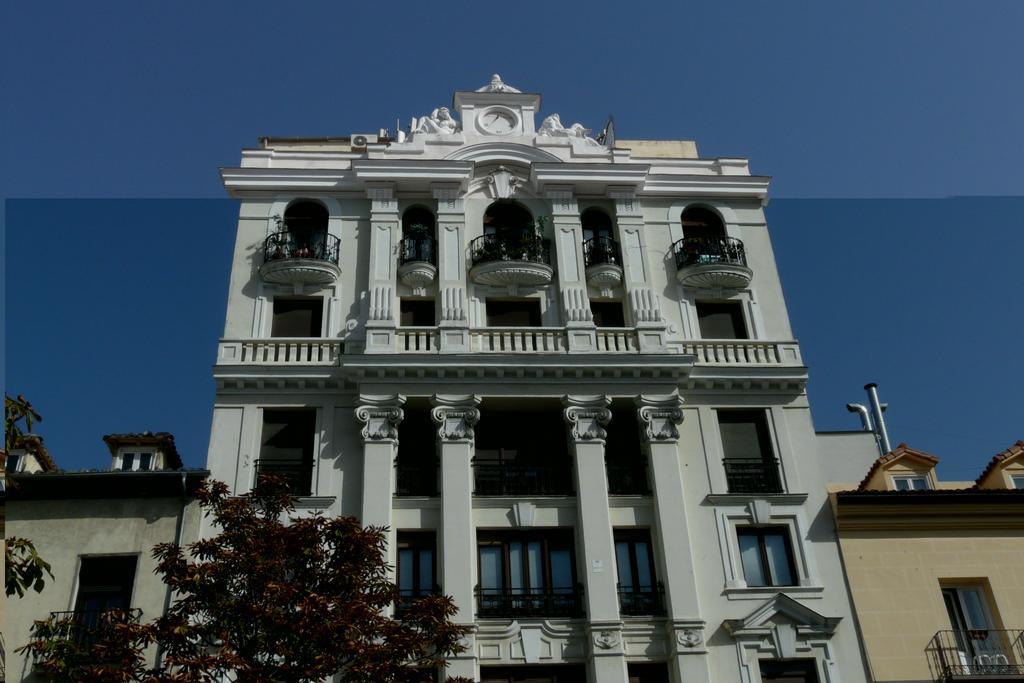 Alvaro Residencia 3*