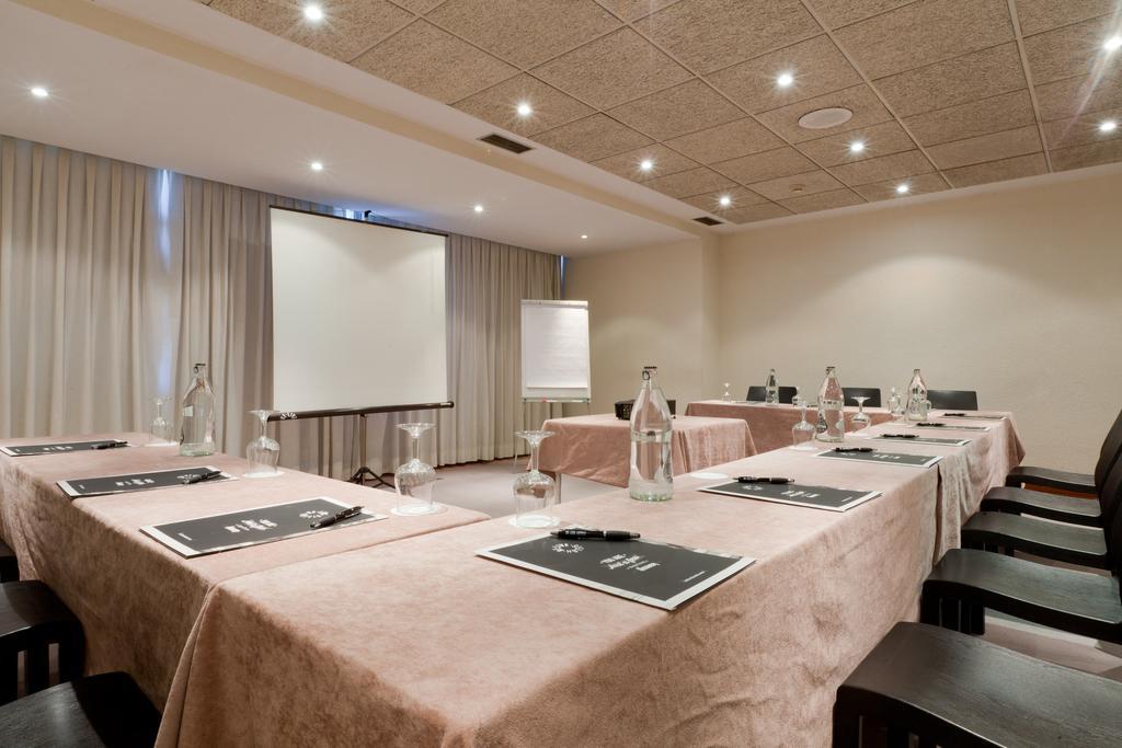 Senator Barajas Hotel Madrid