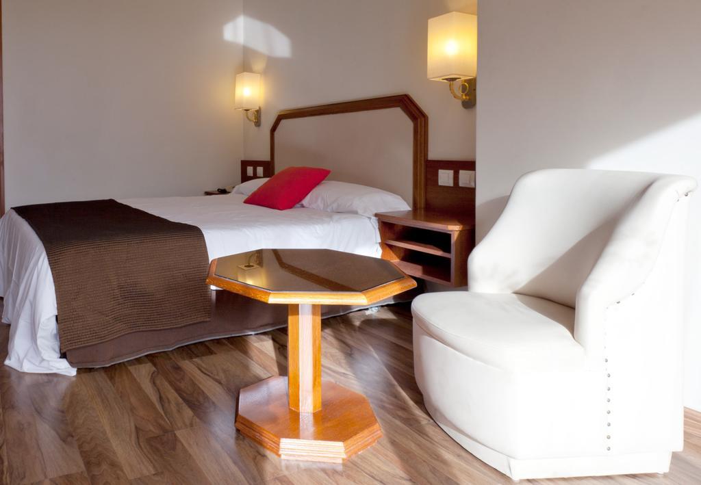 Senator Barajas Hotel 4*