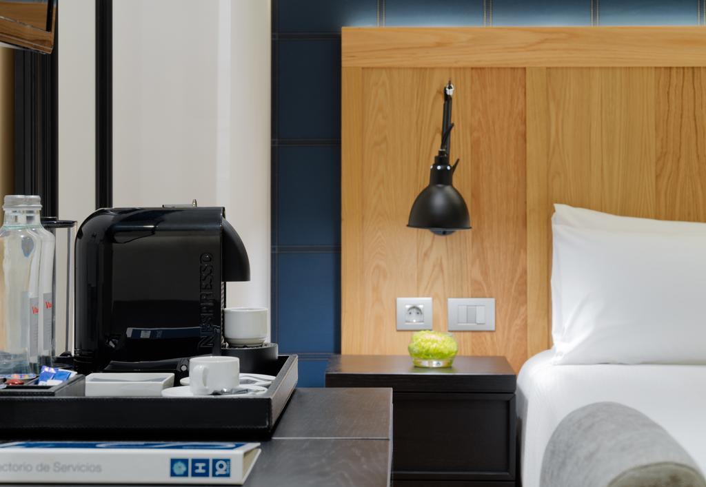 H10 Puerta De Alcalá Hotel 4*