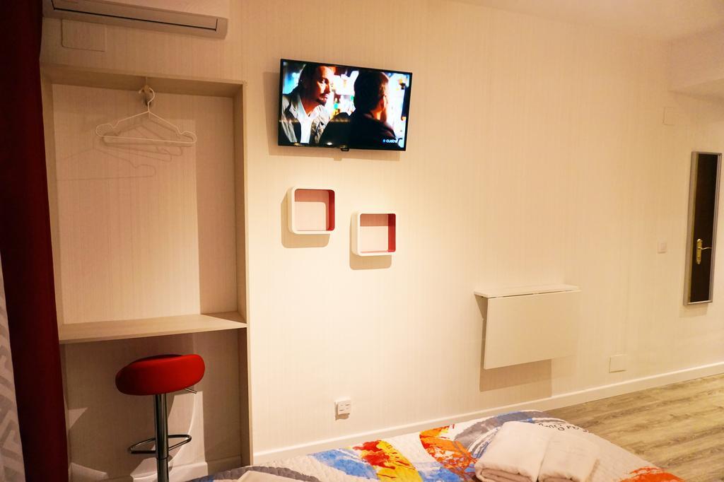 Muchomadrid Hostal *