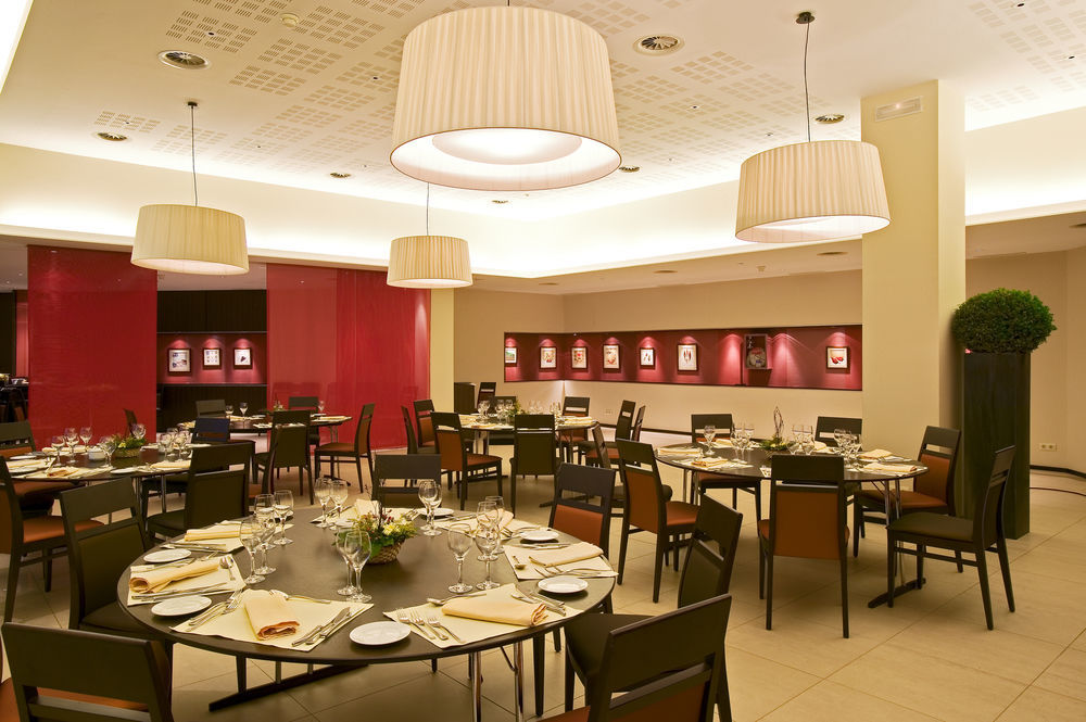 Pullman Airport&feria Hotel 4*