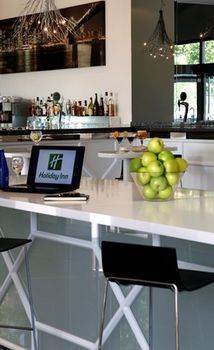 High Tech Nueva Castellana 3*