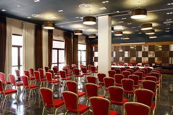High Tech Nueva Castellana 3* Madrid