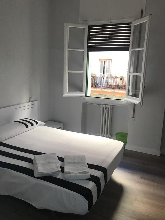 Jmg Hostal *