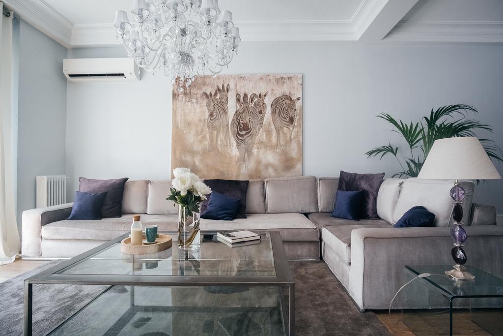 De 220 M² En Salamanca, Con 4 Habitación Apartamento