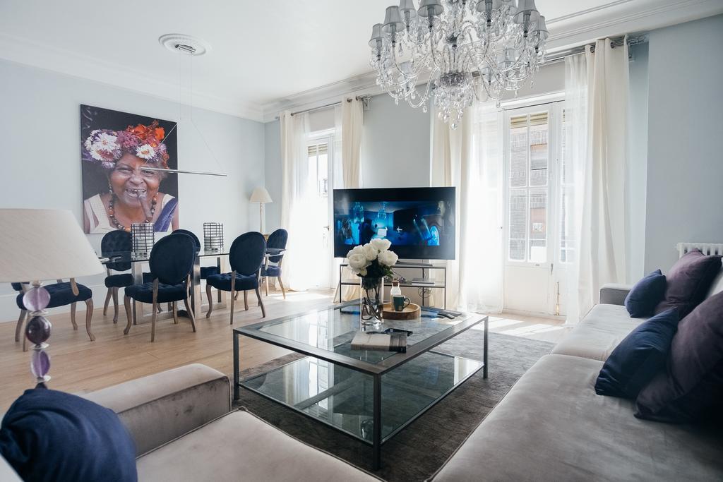 De 220 M² En Salamanca, Con 4 Habitación Apartamento