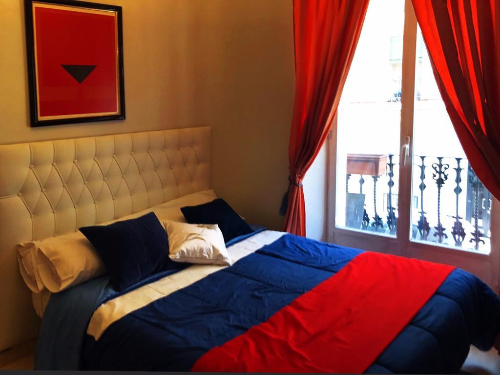 Bookingham ★apartaments & Apartamento Madrid