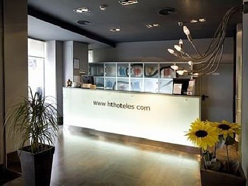 Petit Palace Tres Cruces Hotel 3*