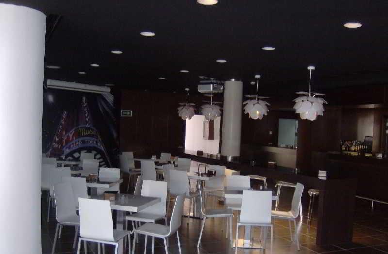 Tach Airport Hotel 4*