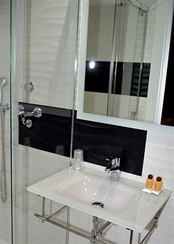 Gran Via 44 Hostal Madrid