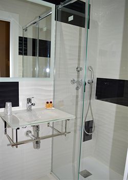 Hostal Gran Via 44