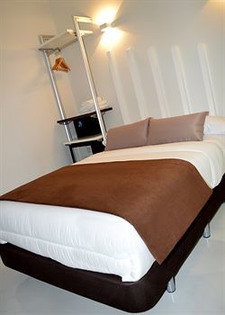 Gran Via 44 Hostal *