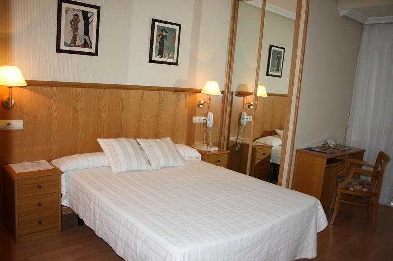 Ah El Parque - Arturo Soria Centro Hotel 4*