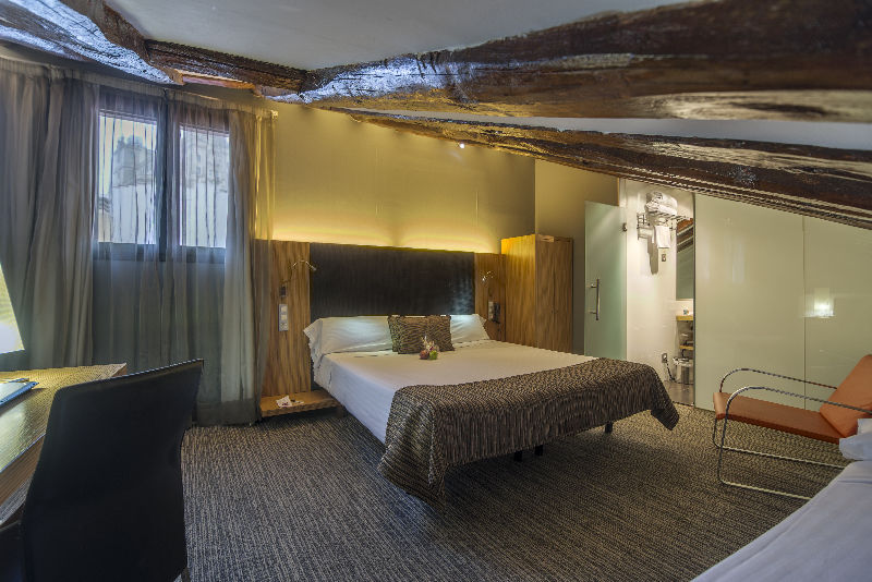 Hotel Petit Palace Plaza Del Carmen 4*
