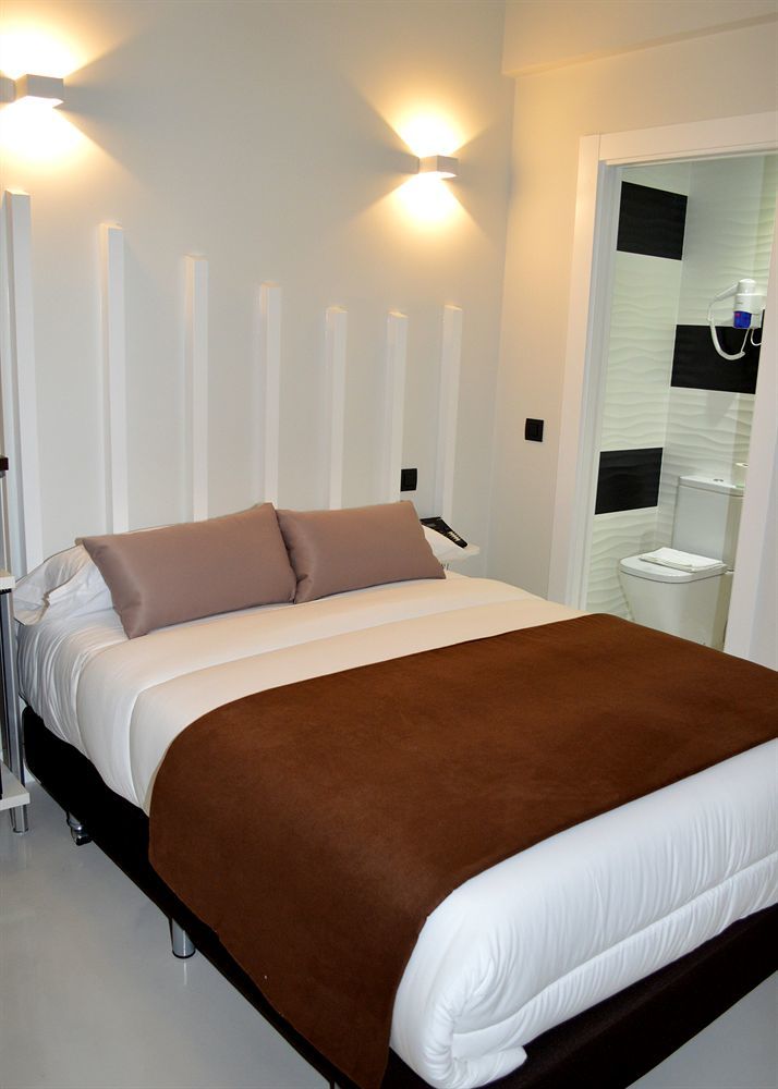 Gran Via 44 Hostal