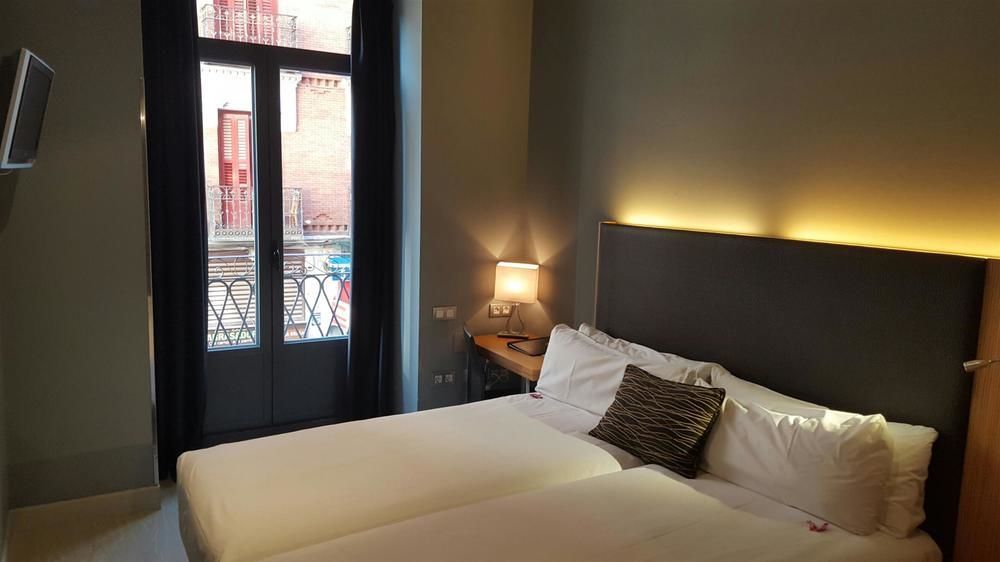 Hotel Petit Palace Tres Cruces 3*